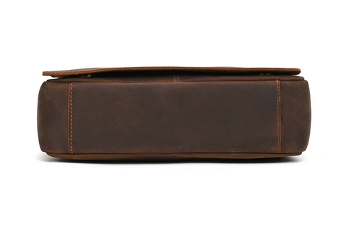 Von Slim Leather Messenger