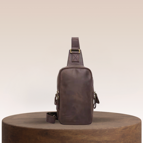 Finnegan Compact Leather Slingbag